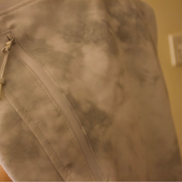 Plus size women’s joggers - Picture 5 of 5